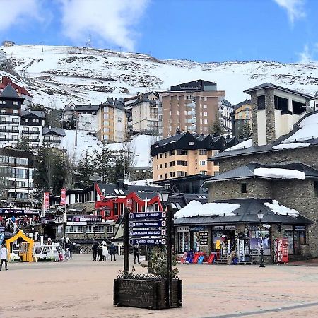 Ski Plaza Sierra Nevada & Zona Baja 외부 사진