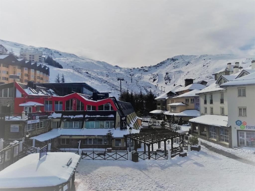 Ski Plaza Sierra Nevada & Zona Baja 외부 사진